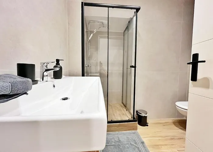 Ref 114 - Beautiful 3-room In The Center Apartament *