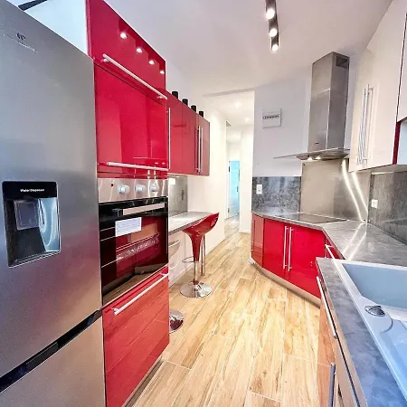 Ref 114 - Beautiful 3-room In The Center * Nice